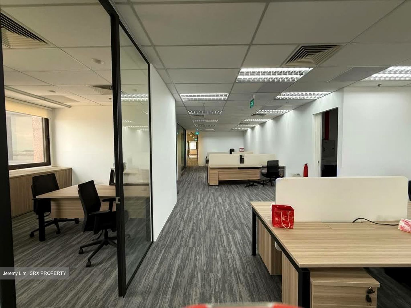 Lippo Centre (D2), Office #568089071